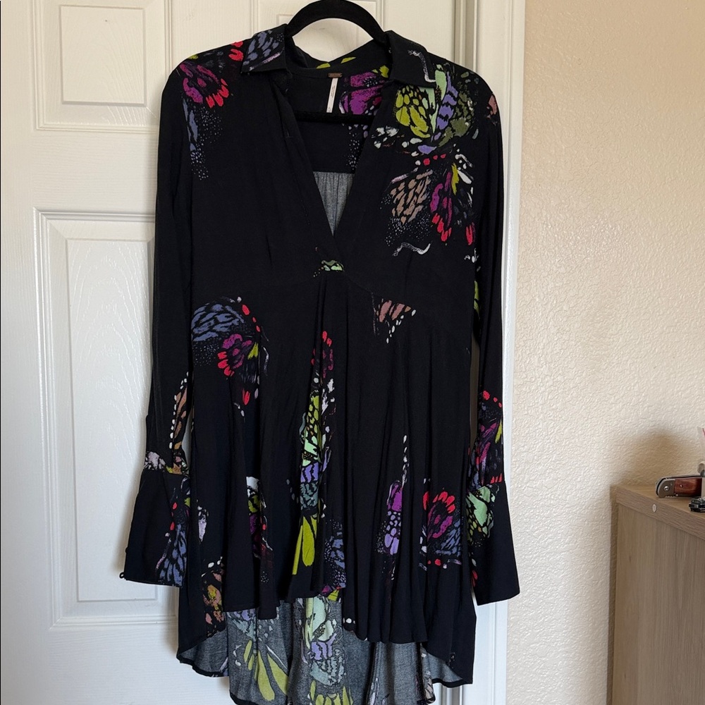 Free people Black Floral Long Sleeve hi/low blouse